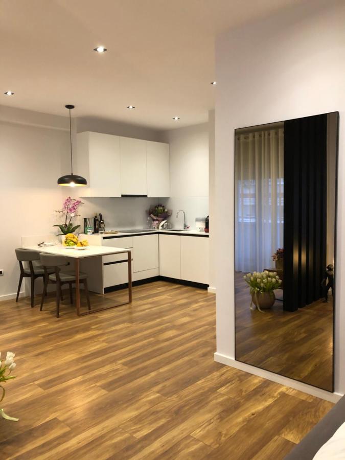Skanderbeg Square Center Apartments Tirana Exterior photo