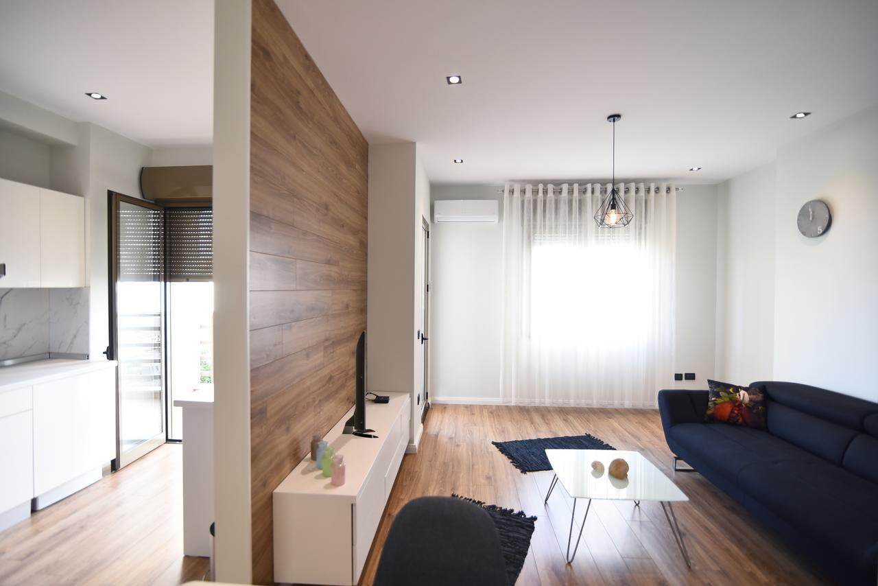 Skanderbeg Square Center Apartments Tirana Exterior photo