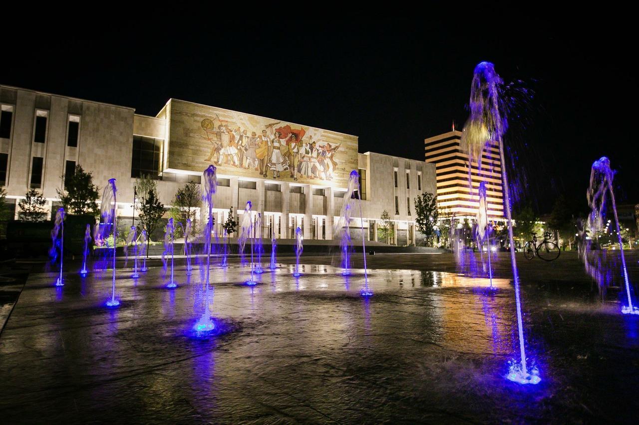 Skanderbeg Square Center Apartments Tirana Exterior photo